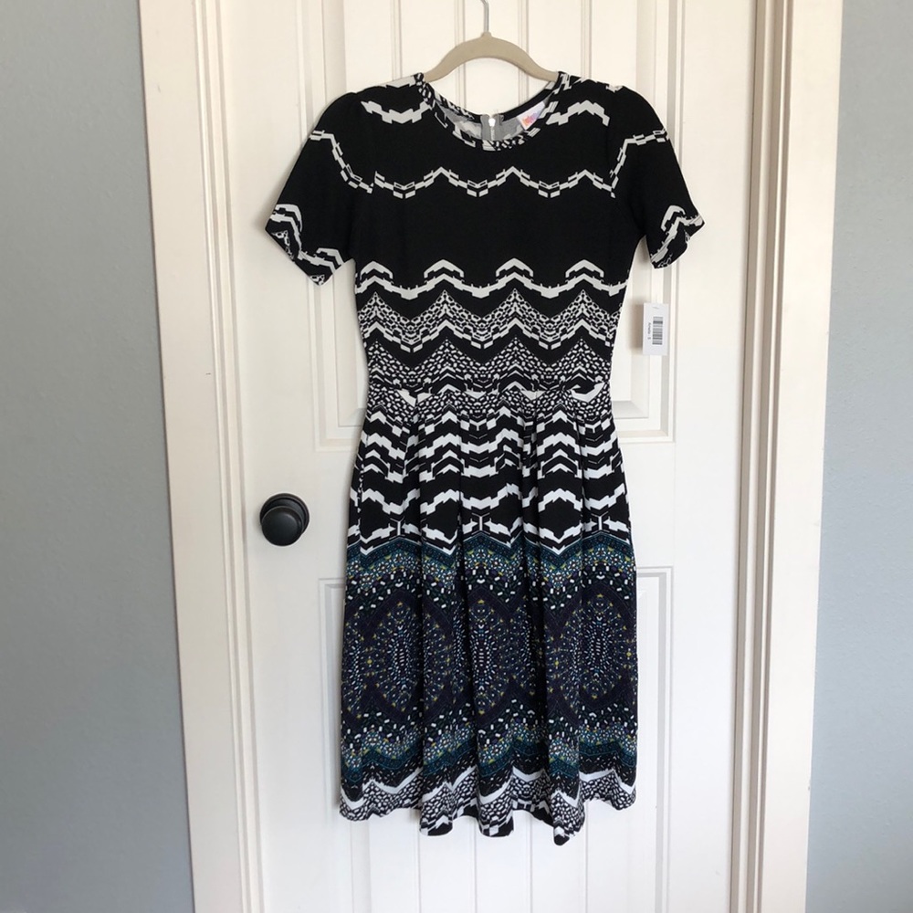 Small LuLaRoe Amelia Dress